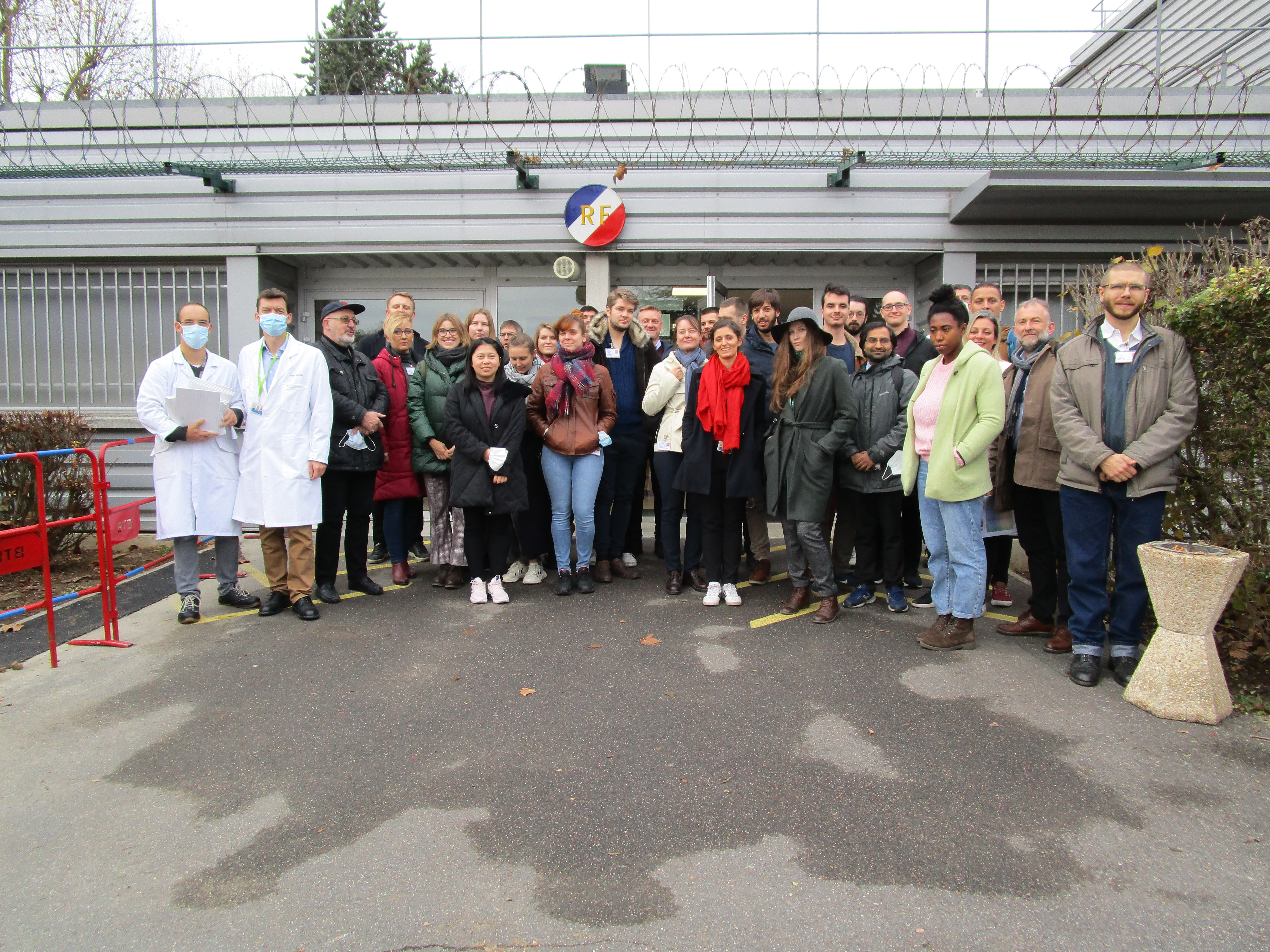 Winter School attendees at CEA-Saclay Nuclear Centre (LECI Hot Cels Lab)