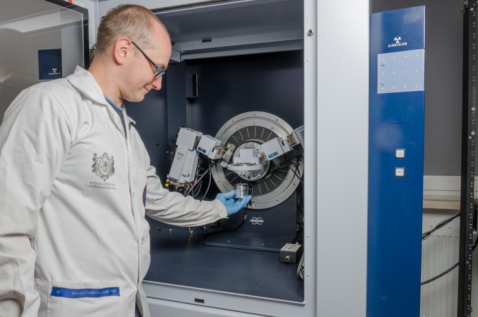 New Laboratories At NOMATEN: X-Ray Diffractometer And Scanning Electron ...