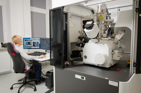 Scanning electron microscope at NOMATEN